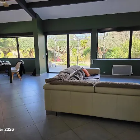 Spacious Quiet With Large Swimming Pool Villa *